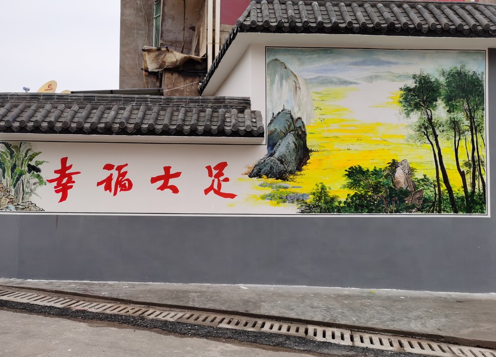 走在高坪镇文化广场上,一幅幅制作精美,图文并茂的文化墙出现在人们的